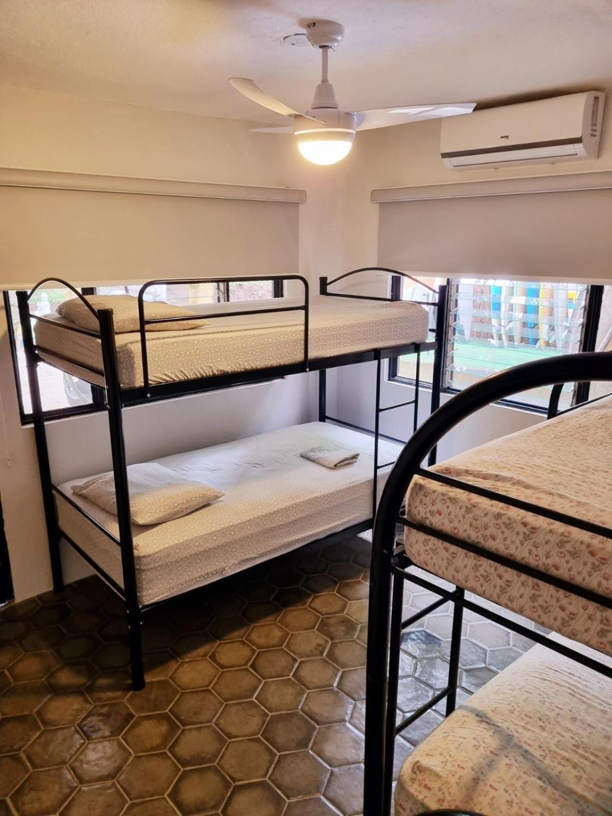 Casa Pura Vida Surf Hostel - Tamarindo Costa Rica Экстерьер фото