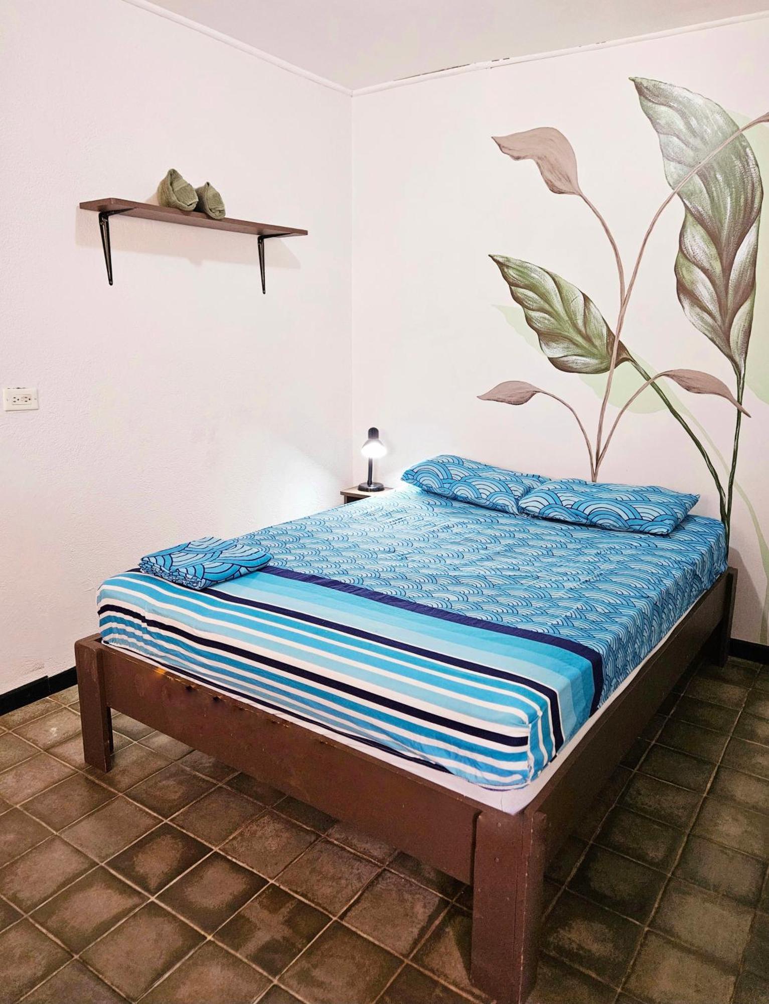 Casa Pura Vida Surf Hostel - Tamarindo Costa Rica Экстерьер фото