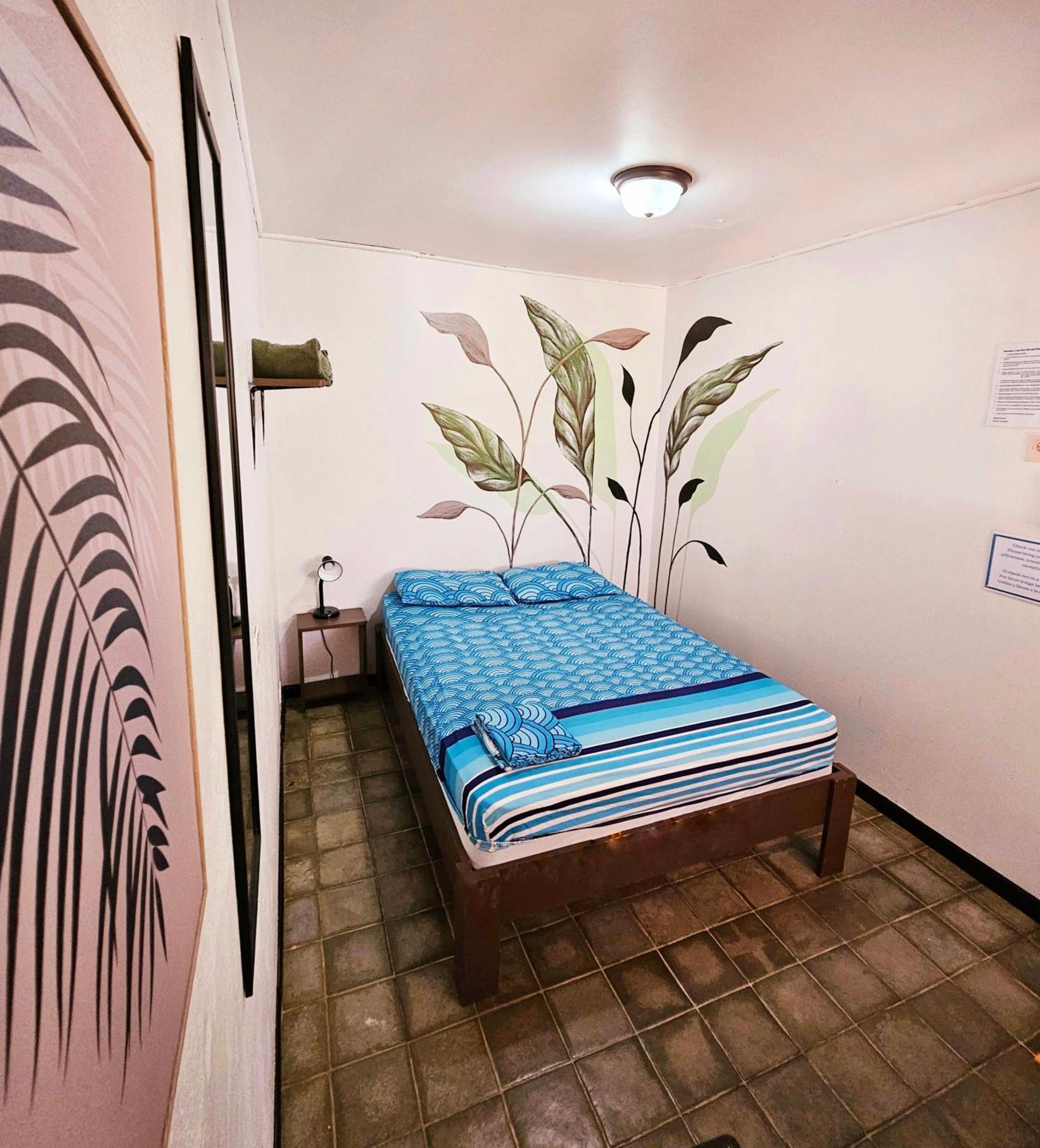 Casa Pura Vida Surf Hostel - Tamarindo Costa Rica Экстерьер фото